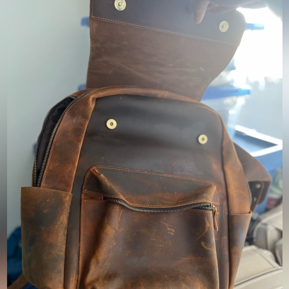 Vintage rustic leather back pack!